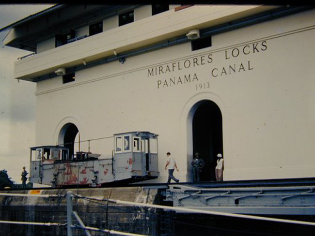 Panama_Canal_2